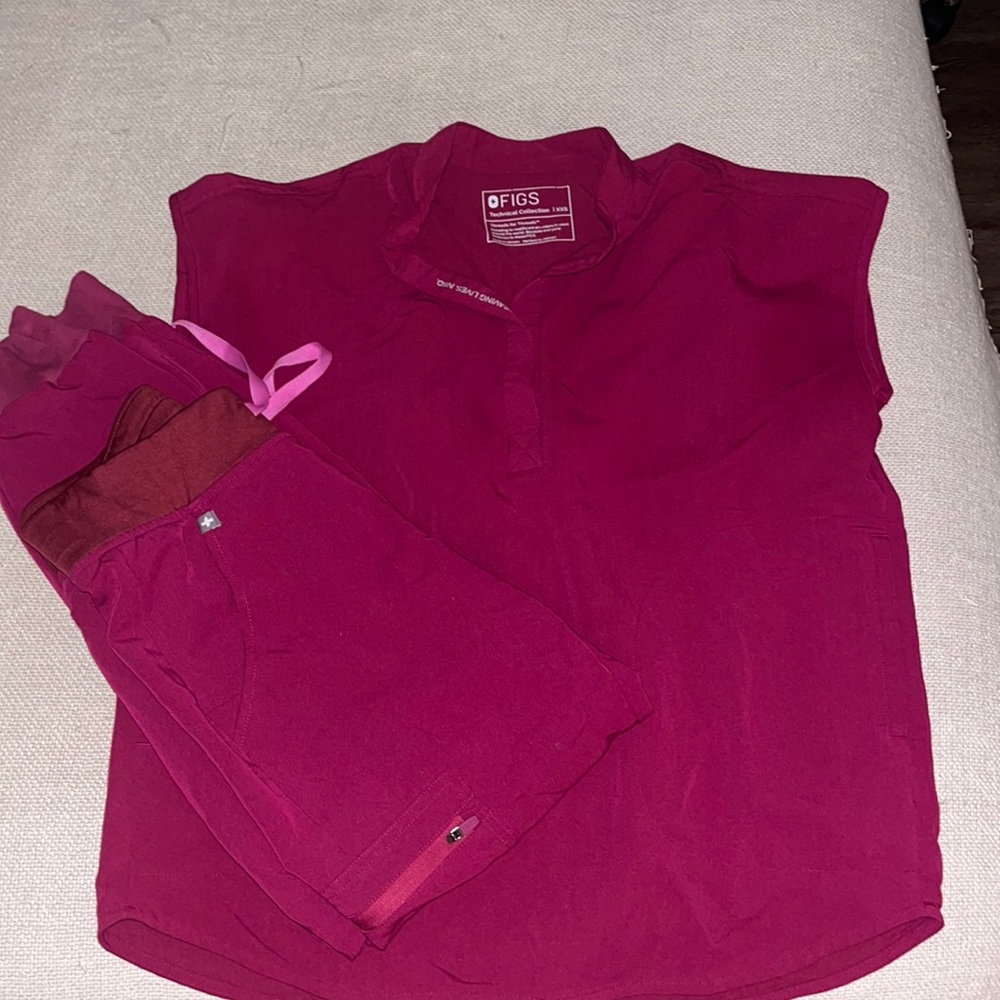 FIGS Magenta top